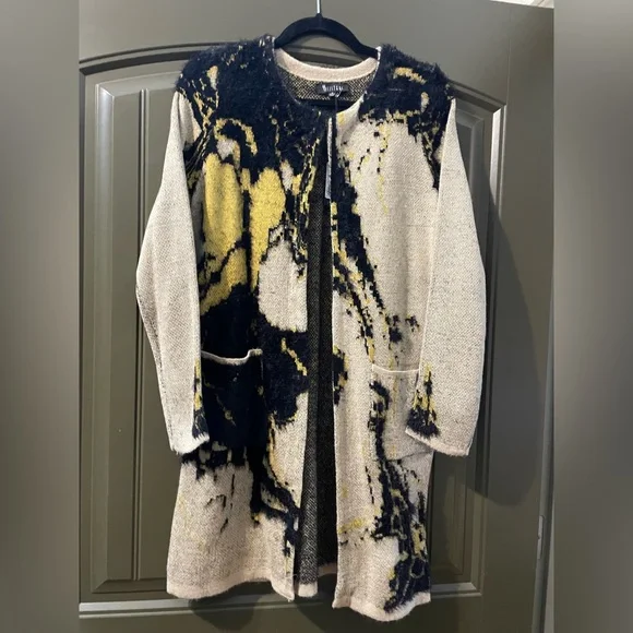 Brand new printed cardigan - Picture 1 of 5